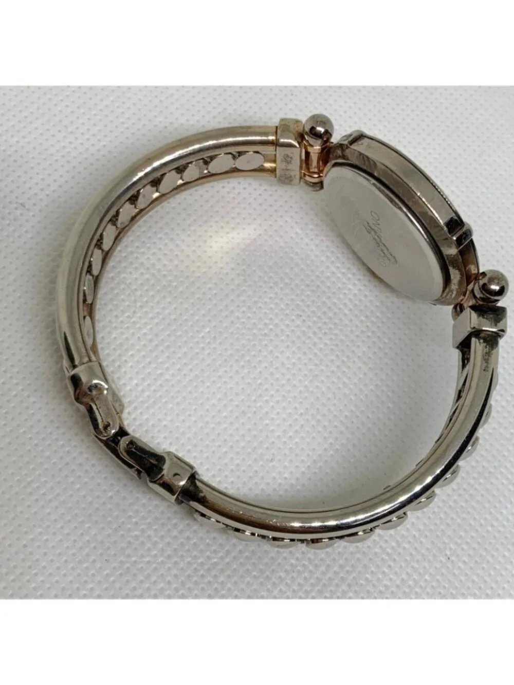 Vintage Giordano women’s watch 32mm quartz analog silver tone size 7” running